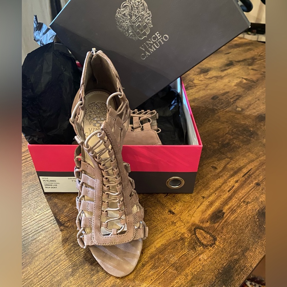 Vince Camuto Elanso Sandel in Taupe size 7.5